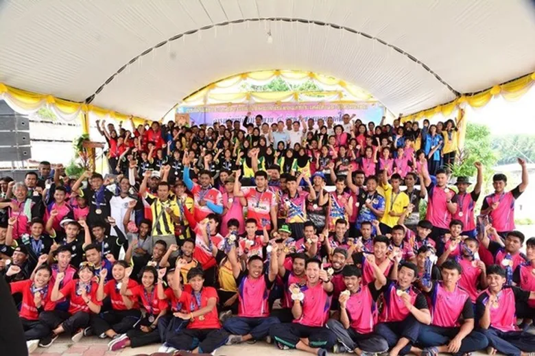 “สมาคมเรือพายฯ” สานสัมพันธ์แดนใต้ จัดแข่งเรือยาวศึกสายน้ำสุดคึกคัก!