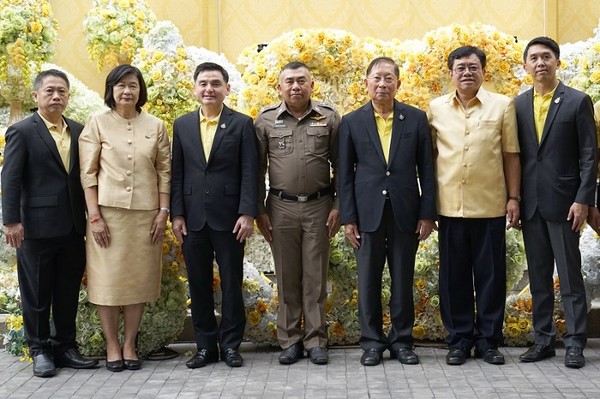 ดร.วิรัช อภิเมธีธำรง ประธานคณะกรรมการ บริษัท อินทัช...