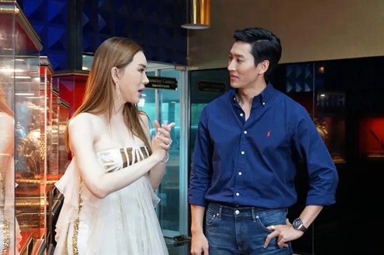 บุกอาณาจักรพันล้าน “แอน จักรพงษ์” มหาเศรษฐีข้ามเพศอันดับ 1 ของเอเชีย ลั่นแค่เกิดผิดร่าง ไม่ได้ทำผิดกม. ต้องใช้นางสาวให้ได้!