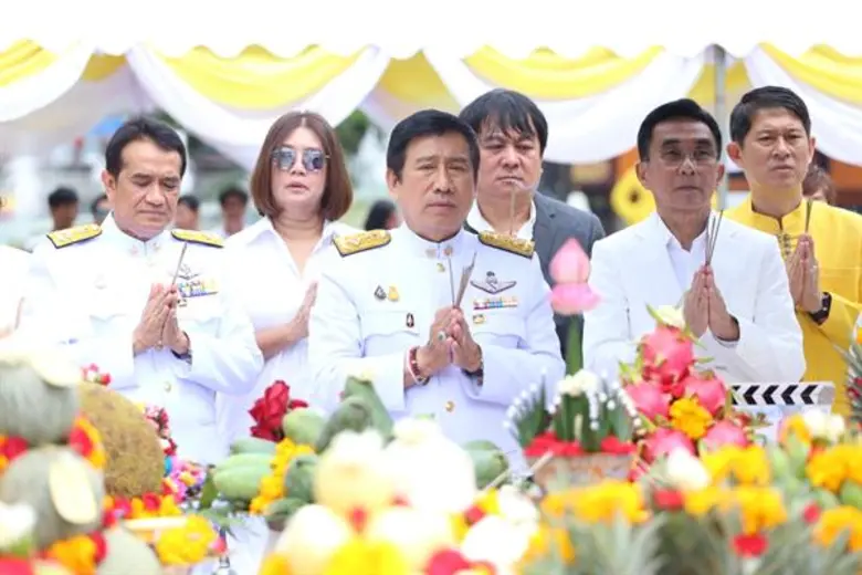 ป้อน-นิพนธ์ ผิวเณร หัวเรือใหญ่ฝ่ายละครช่อ...