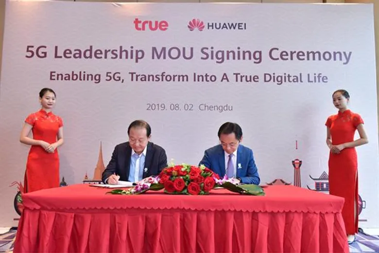 ล้ำไปอีกขั้น กับทรูมูฟ เอช 5G Video Call ข้ามประเทศ ครั้งแรกในไทย ภาพและเสียงแบบเรียลไทม์ HD สด ตรง จากเมือง 5G เฉิงตู ประเทศจีน ตอกย้ำความร่วมมือ ทรูมูฟ เอช และหัวเว่ย เพื่อขับเคลื่อน 5G ในประเทศไทย