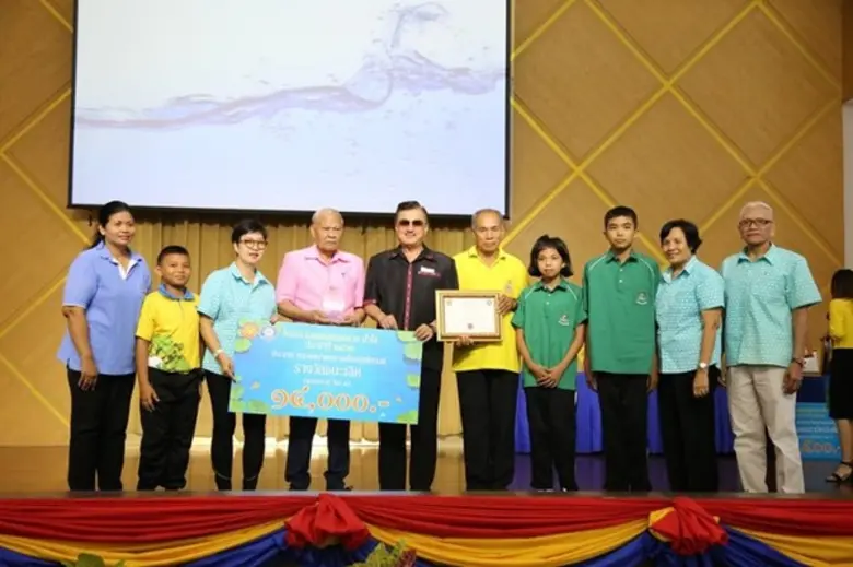 นครนนท์มอบรางวัล คลองสวยน้ำใส ให้ชุมชน