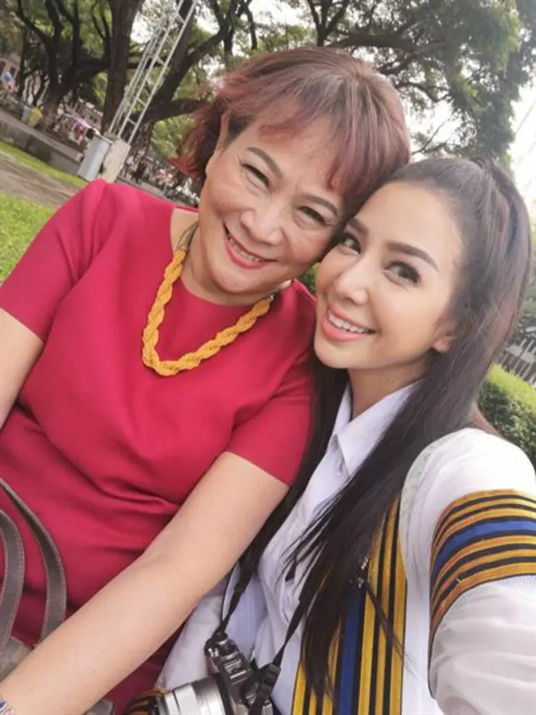 ผู้ประกาศ-นักแสดง “โมโน กรุ๊ป” ร่วมบอกรักแม่