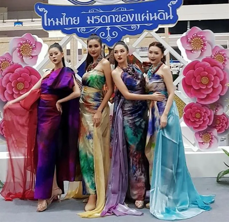 คืนวงการ Catwalk พรีเซ็นเตอร์ กรมหม่อนไหม “ปอ นางฟ้าเลขลิขิต”