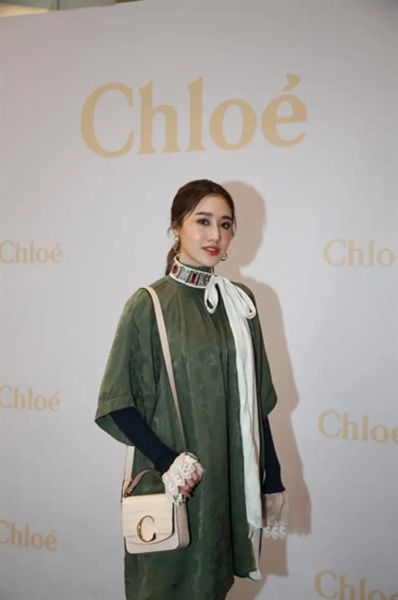 แซมมี่ - พิม - มายด์ - มิ้นท์ - มะปราง - แพต สวย ชิค สไตล์สาวโคลเอ เกิร์ล ร่วมชมคอลเลกชั่นใหม่ Chloe Fall 2019