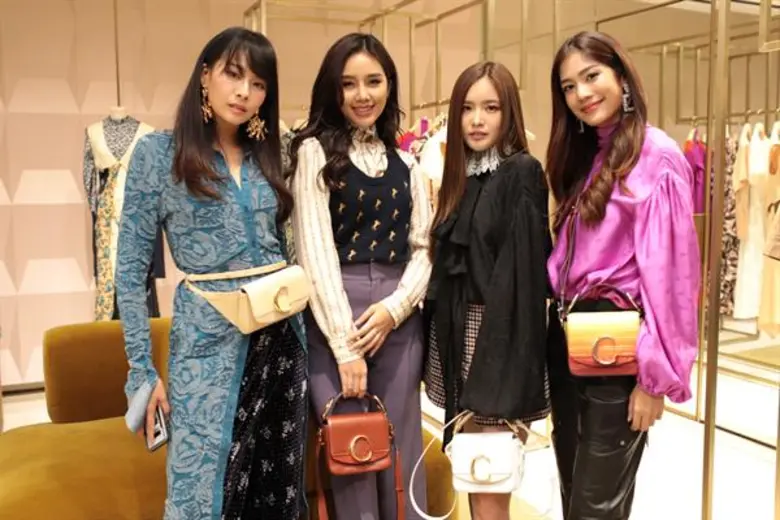 แซมมี่ - พิม - มายด์ - มิ้นท์ - มะปราง - แพต สวย ชิค สไตล์สาวโคลเอ เกิร์ล ร่วมชมคอลเลกชั่นใหม่ Chloe Fall 2019