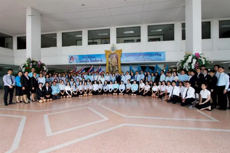 มหาวิทยาลัยศรีปทุม ชลบุรี จัดพิธีถวายพระพ...