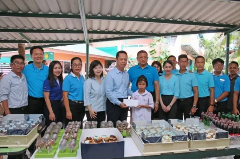 ภาพข่าว: โรงแรมดุสิตธานี พัทยา จัดเลี้ยงอาหารกลางวันแก่นักเรียนโรงเรียนสอนคนตาบอดพระมหาไถ่ พัทยาฯ