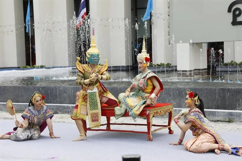 น้อมสำนึกในพระมหากรุณาธิคุณ-เผยแพร่พระราชกรณียกิจด้านศิลปวัฒนธรรม หนุนคนไทยอนุรักษ์โขน แต่งผ้าไทย-ใช้ผลิตภัณฑ์ไทย