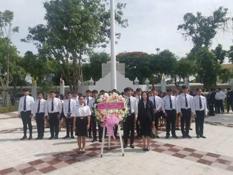 น้อมรำลึกพระบิดาแห่งกฎหมายไทย! นศ.นิติศาสตร์ ม.ศรีปทุม วางพวงมาลาวันรพี”62