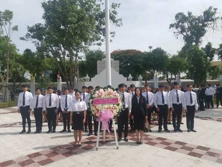 น้อมรำลึกพระบิดาแห่งกฎหมายไทย! นศ.นิติศาสตร์ ม.ศรีปทุม วางพวงมาลาวันรพี”62