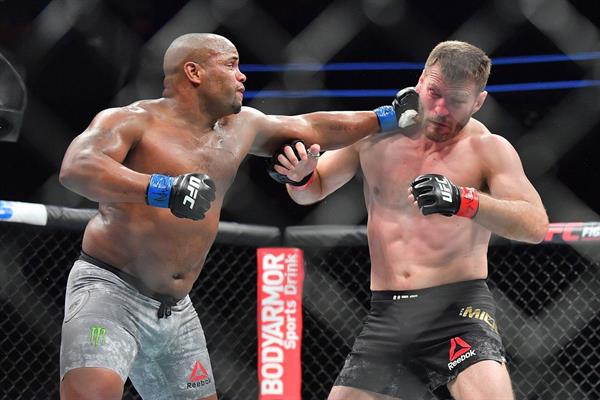 มันคูณสอง!! ทางช่อง8 อาทิตย์นี้ UFC ศึกยักษ์ชนยักษ์ และ มวยไทยซุปเปอร์แชมป์ ไทยปะทะแชมป์กัมพูชา”