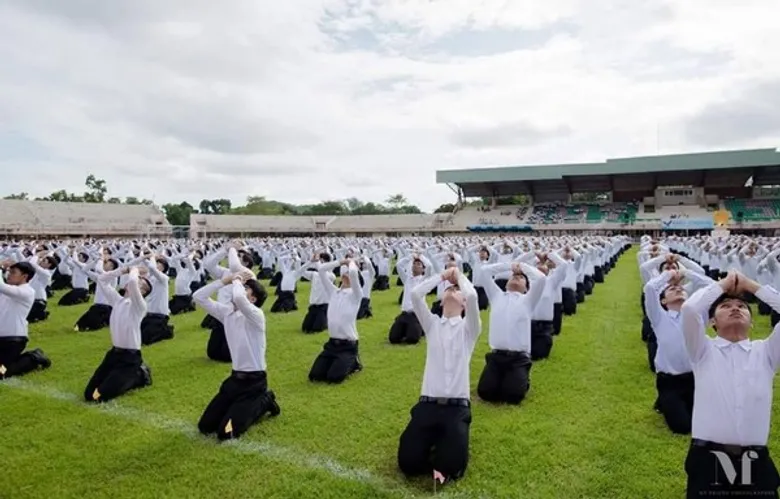 RBRU : “ดร.นักรบ” เจิมมงคลแก่ผู้อัญเชิญตราพระราชลัญจกร และตราศักดิเดชน์ ประจำปีการศึกษา 2562