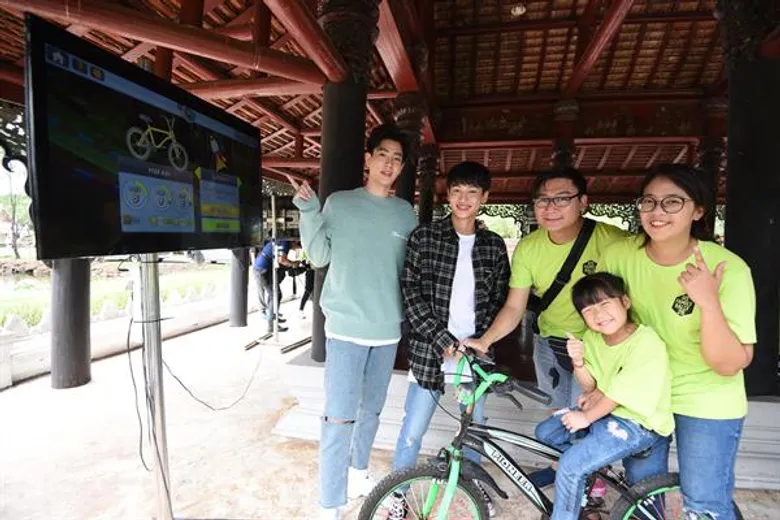 “เอไอเอส” ชวนสองหนุ่ม “ออฟ-กัน” ร่วมกิจกรรม “AIS FAMILY RALLY” ครั้งแรกของแรลลี่จักรยาน ประเภทครอบครัว