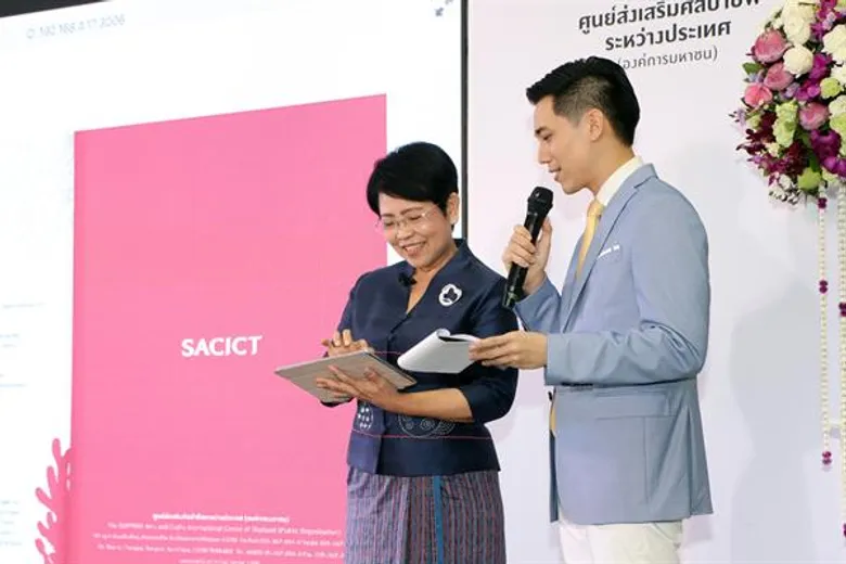SACICT เชิดชูครูช่างยกระดับคุณค่าหัตถศิลป์ไทย มุ่งพัฒนา “SACICT Archive” เชื่อมโยงองค์ความรู้งานศิลปะหัตถกรรมไทยสู่ตลาดโลกยุคดิจิทัล