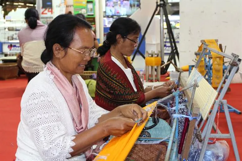 สำนักงานพัฒนาชุมชน จ.สุรินทร์ จัดงาน“เที่ยวสราญเมืองสะเร็น นิทรรศการโปรแกรมการท่องเที่ยวชุมชนหมู่บ้าน OTOP เพื่อการท่องเที่ยว” จังหวัดสุรินทร์