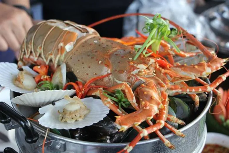 เชิญชวนลิ้มรสกุ้งมังกร 7 สี ราคาย่อมเยาว์ ในงาน Phuket Lobster Festival 2019 Season 4 ตั้งแต่วันนี้-31 ส.ค.นี้