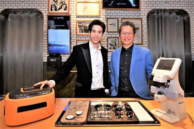 เคที ออพติค จับมือ “โรเด้นสต๊อก” ผู้นำจากเยอรมัน อัพเดทเทรนด์แว่นตาแฟชั่น ชวนนักแสดงหนุ่มหล่อ เจษ [เจษฎ์พิพัฒ] ร่วมงาน “Open House Rodenstock” สาขาเมกาบางนา