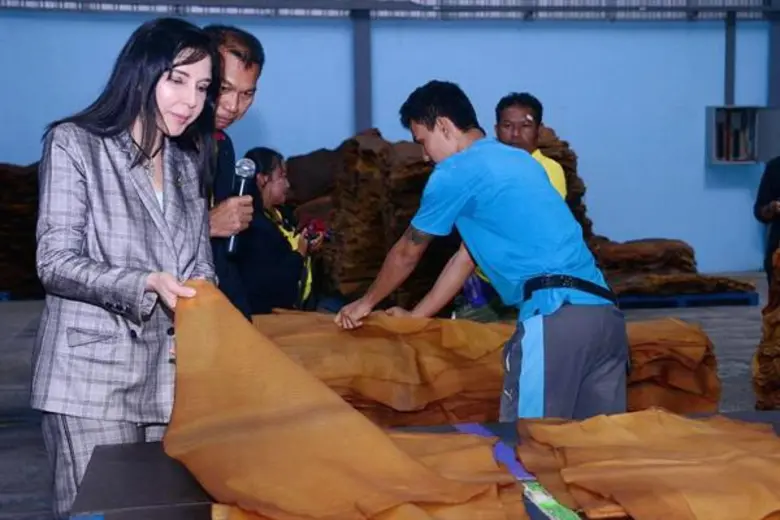 ภาพข่าว: ก.เกษตรฯ รมช.มนัญญา เยี่ยมชมโรงงานแปรรูปยาง