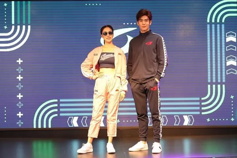 มุก-ริว ร่วมฉลองครบรอบ 22 ปี ซูเปอร์สปอร์ต ทุ่มกว่า 2 ล้านบาท คืนกำไรให้ลูกค้า