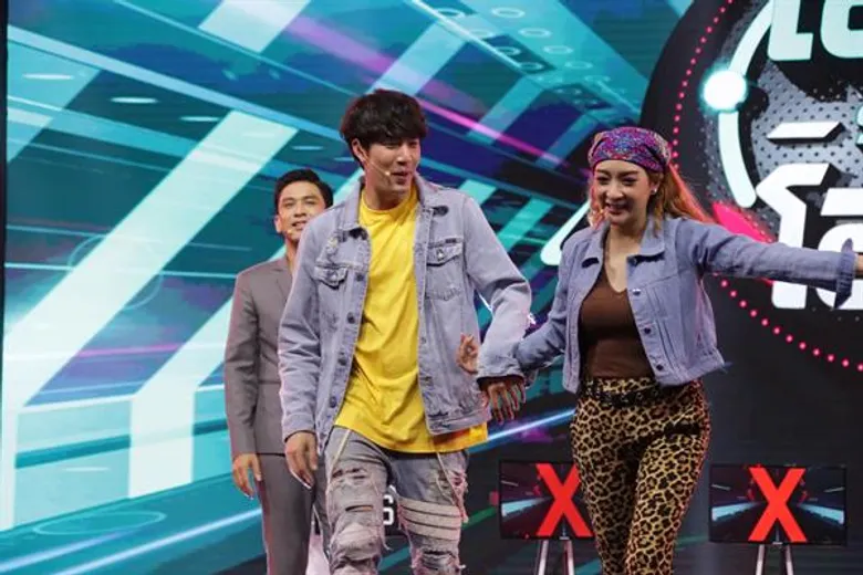 ว่าที่บ่าว-สาว “น้ำฝน-อาร์ม” สวีทหวานกลางเวที “เลขระทึกโลก” ซัน-โบวี่ แอบอิจฉา