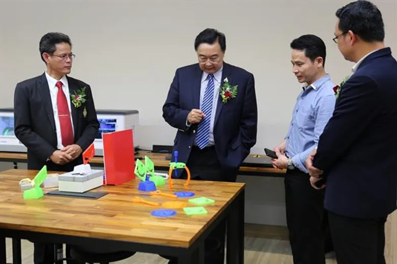 มทร.อีสาน เปิดห้อง Fabrication Lab ผลิตนักนวัตกรรมแห่งอนาคต