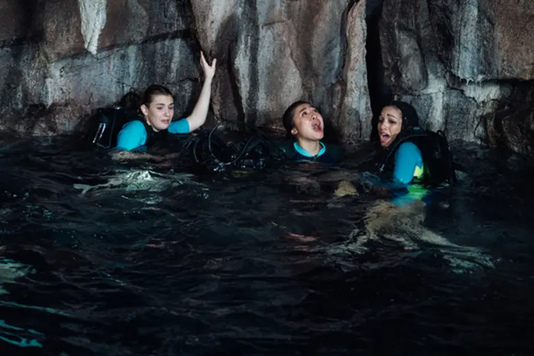 เตรียมระทึกขวัญคูณสอง กับการฝ่าคมเขี้ยวมัจจุราชใต้ท้องทะเลลึก ใน “47 Meters Down: Uncaged (47 ดิ่งลึกสุดนรก)”