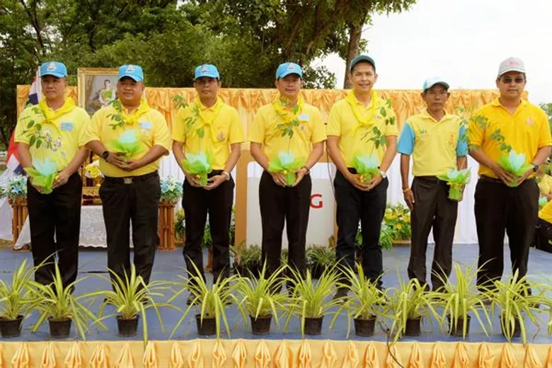 ภาพข่าว: เอสซีจี เซรามิกส์ จัดกิจกรรมปลูกต้นไม้ ร่วมกับหน่วยงานภาครัฐ และเอกชน ในโครงการ “เฉลิมราชย์ราชา จิตอาสารักษ์น้ำ” ปลูกต้นไม้จากภูผาสู่มหานที 50,000 ต้น