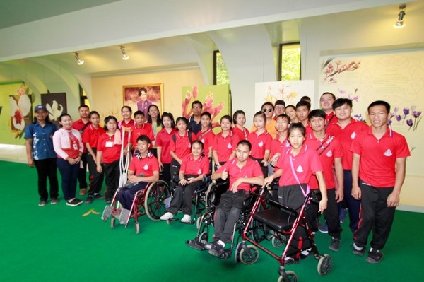 โครงการส่งเสริมกระบวนการเรียนรู้และการแสดงความรับผิดชอบต่อสังคม (CSR) ให้แก่ผู้พิการทุพพลภาพและผู้พิการทางสายตา