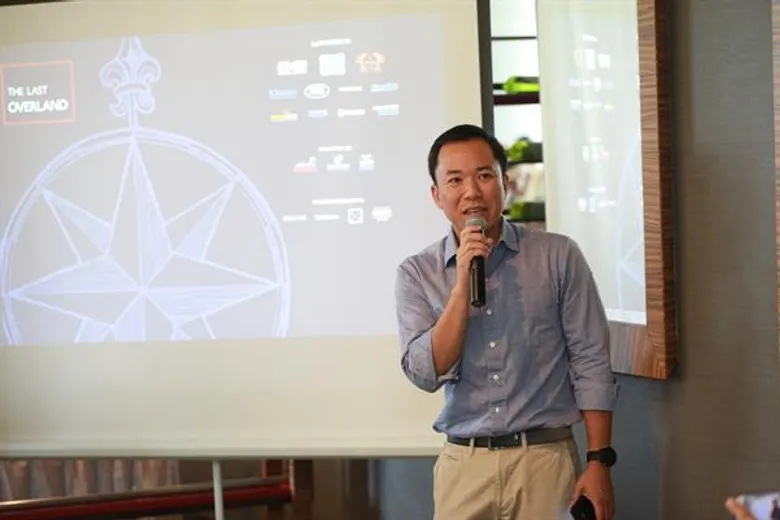 ทีม เดอะ ลาสต์ โอเวอร์แลนด์ ได้เดินทางมาถึงประเทศไทยแล้ว สร้างประวัติศาสตร์ครั้งสำคัญด้วยการเดินทางโดยรถยนต์เป็นระยะทาง 10,000 ไมล์จากสิงคโปร์สู่ลอนดอน