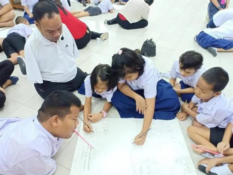 เอกชัย วรรณแก้ว ศิลปินไร้แขนเปิดประมูลภาพการกุศล หารายได้จัดหาทุนการศึกษาเด็กพิการซ้ำซ้อน