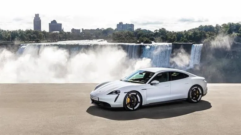 ปอร์เช่ ไทคานน์ (Porsche Taycan) เปิดตัวครั้งแรกของโลก: การถือกำเนิดใหม่ของจิตวิญญาณแห่งรถสปอร์ต