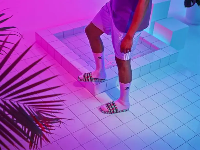 adidas Originals และ AriZona Iced Tea ผนึกกำลัง ส่งสนีกเกอร์ตัวแทนเครื่องดื่ม Arizona 4 รสชาติ นำ 2 โมเดลคลาสสิก Continetal Vulc และ adilette รังสรรดีไซด์สุดล้ำ วางจำหน่ายพร้อมกันแล้ววันนี้