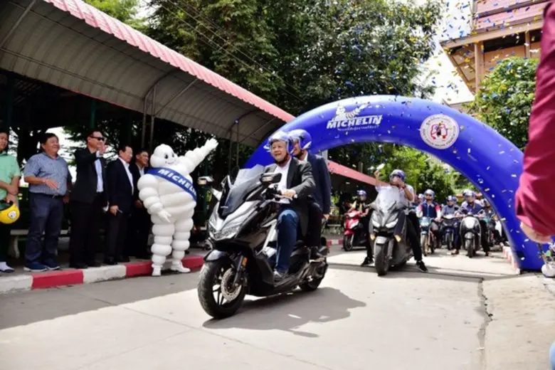 มิชลินแจกหมวกนิรภัย 2,000 ใบ สานต่อโครงการ “มิชลินรณรงค์ขับขี่ปลอดภัย ใส่หมวกนิรภัย”