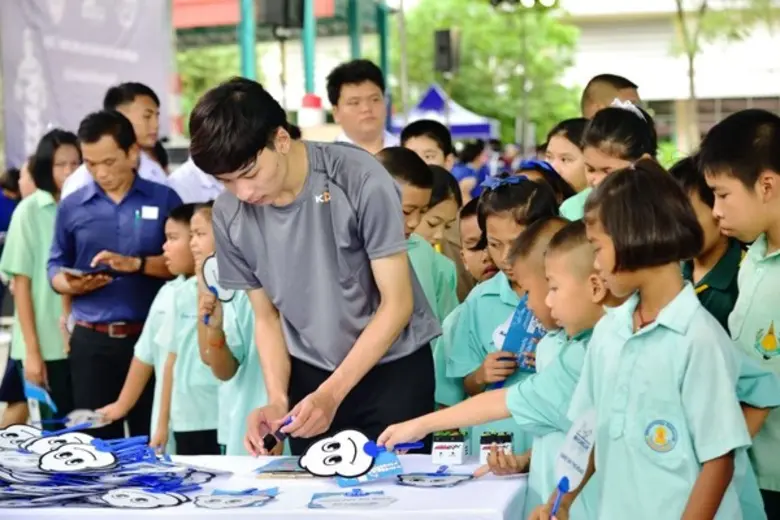 มิชลินแจกหมวกนิรภัย 2,000 ใบ สานต่อโครงการ “มิชลินรณรงค์ขับขี่ปลอดภัย ใส่หมวกนิรภัย”