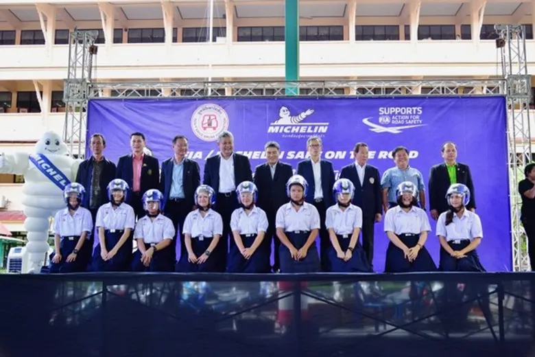 มิชลินแจกหมวกนิรภัย 2,000 ใบ สานต่อโครงการ “มิชลินรณรงค์ขับขี่ปลอดภัย ใส่หมวกนิรภัย”