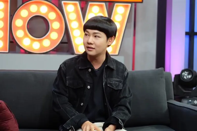“ดีเจนุ้ย” ระทึก! เจอโรคจิตโชว์คลิปโป๊กลางรถไฟฟ้า