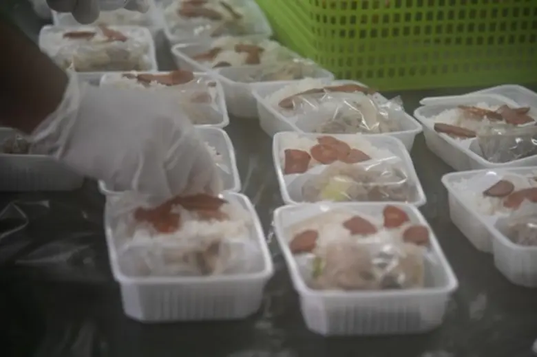 มูลนิธิป่อเต็กตึ๊ง นำสายธารน้ำใจผู้มีจิตศรัทธา จัดยาเวชภัณฑ์พร้อมเครื่องอุปโภคบริโภค สมทบเพิ่มเติมจากกรุงเทพฯ ออกบรรเทาทุกข์ผู้ประสบอุทกภัย จ.อุบลราชธานี