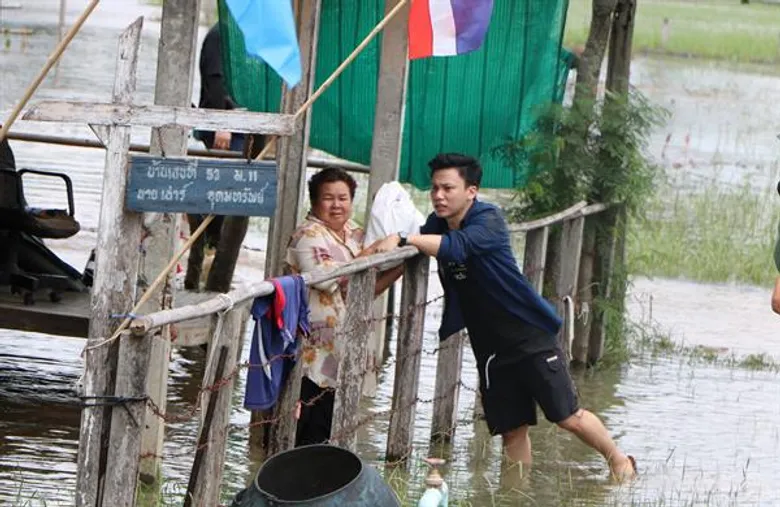 “ช่องวัน 31” กระจายกำลังลงพื้นที่กับโครงการ “วันสร้างสุข”ระดมช่วยน้ำท่วม!!