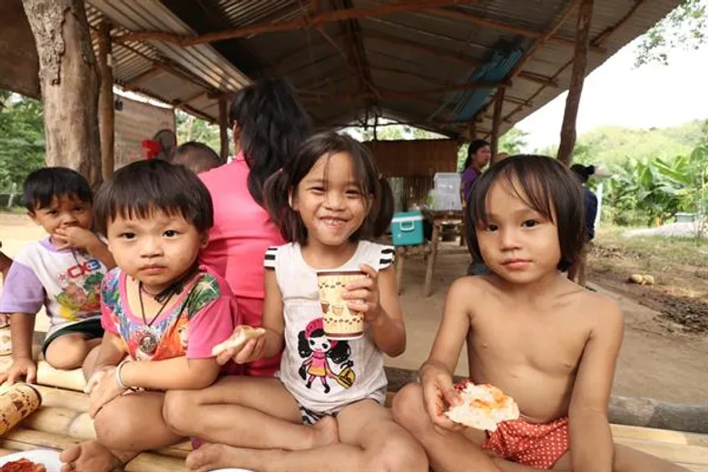 โชว์ฝีมือเชฟ “เต็งหนึ่ง” ปรุงอาหารกลางวันสุดหรูเพื่อน้องในรายการ “จานยักษ์” บน “เว็บไซต์Seeme.me”