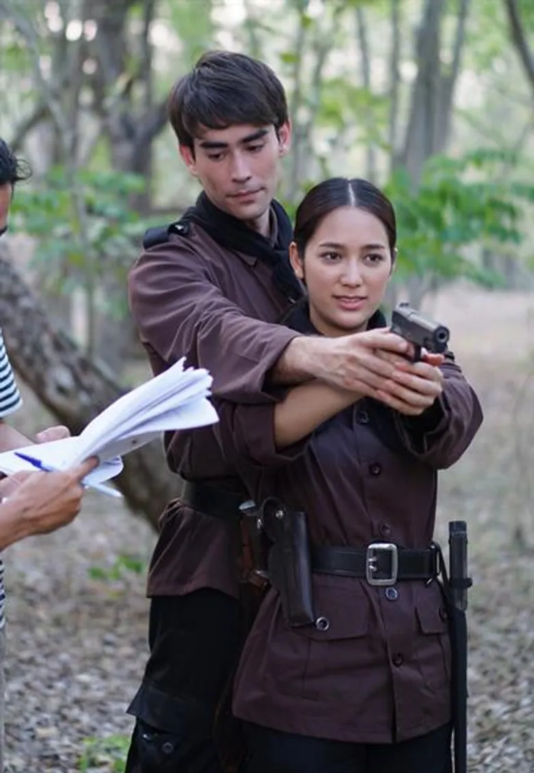 “หลุยส์” ได้วิชาใหม่ ฝึกรำมีดคูกรี โชว์ลีลาบู๊ ใน “ดวงใจขบถ”
