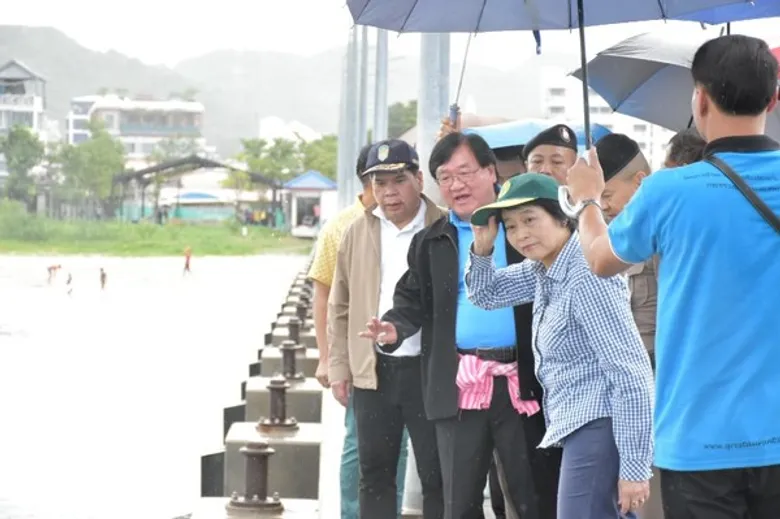 มกอช. ร่วมลงพื้นตามติด รมช.ประภัตร แก้ปัญหาปากท้องประชาชนที่จังหวัดประจวบคีรีขันธ์