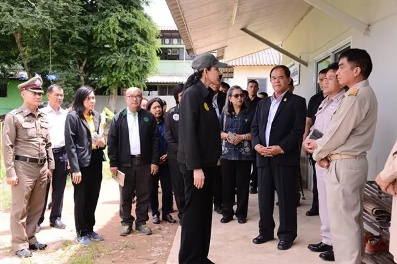 “รมช.มนัญญา” รุดเยี่ยมนักเรียนโรงเรียนปอวิทยา จ.เชียงราย ดันกลไกสหกรณ์ ทำเวียงแก่นสู่เกษตรปลอดภัยสีเขียว พร้อมสั่งจังหวัดเข้มประชุมติดตามผลทุกเดือน