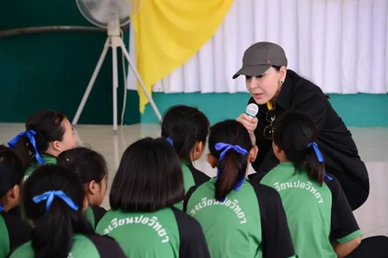 “รมช.มนัญญา” รุดเยี่ยมนักเรียนโรงเรียนปอวิทยา จ.เชียงราย ดันกลไกสหกรณ์ ทำเวียงแก่นสู่เกษตรปลอดภัยสีเขียว พร้อมสั่งจังหวัดเข้มประชุมติดตามผลทุกเดือน