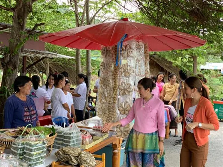 ทีวีไกด์: "น้ำหวาน" ควงคุณนาย ชมพระอาทิตย์ตกที่สวยที่สุด ใน จ. หนองบัวลำภู