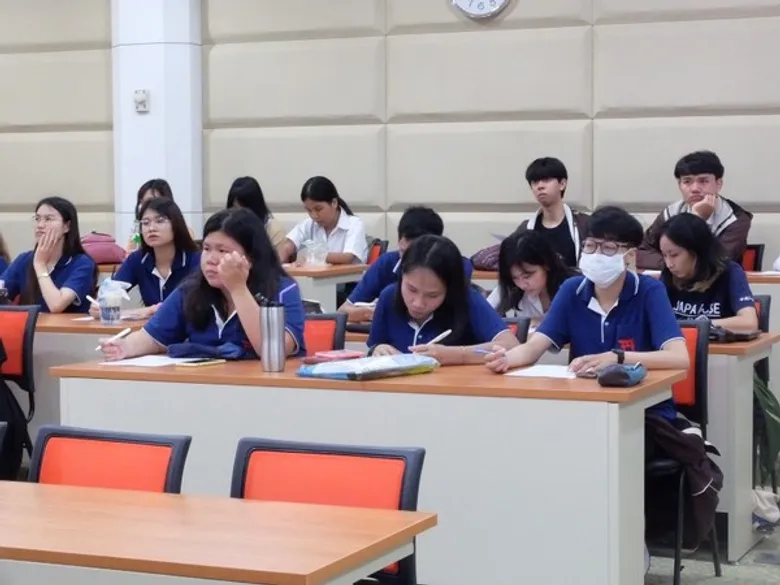 FDI Recruitment ร่วมกับมหาวิทยาลัยนเรศวร เอกภาษาญี่ปุ่นแนะแนวนักศึกษา