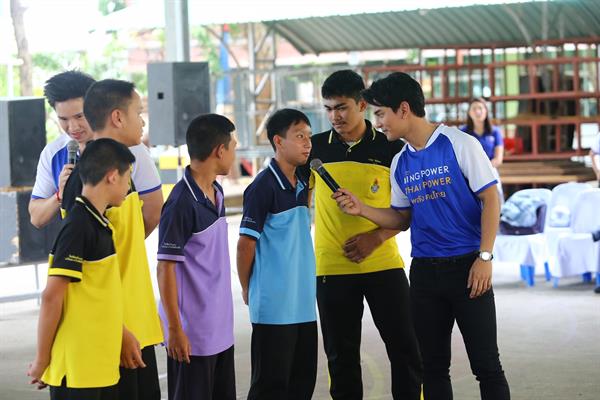 คิง เพาเวอร์ ไทย เพาเวอร์ พลังคนไทย ชวน กัน นภัทร อินทร์ใจเอื้อ เดินหน้าส่งมอบลูกฟุตบอล สานฝันให้เด็กไทยก้าวไกลสู่ระดับโลก