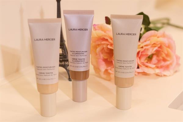 เผยผิวสวยธรรมชาติ แบบ Makeup – No Makeup “LAURA MERCIER TINTED MOISTURIZER” พร้อมเผยเคล็ดไม่ลับของ ซาร่า เล็กจ์ Laura Mercier Muse ประเทศไทย!