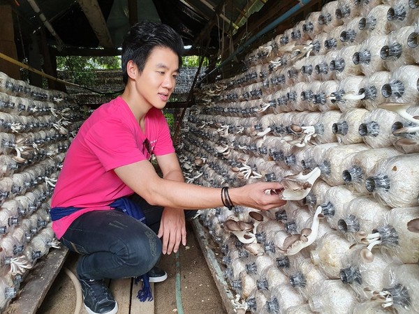 ภาพข่าว: เจอเนสส์ คิดส์ ช่วยน้องๆ ซ่อมแซมห้องน้ำในโรงเรียน