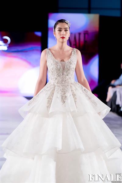 'ฮาน่า-มุกดา’ รุ่นพี่มิสทีน ไทยแลนด์ สวยปังร่วมเดินแบบ แบรนด์ดังใน London Fashion Week 2019
